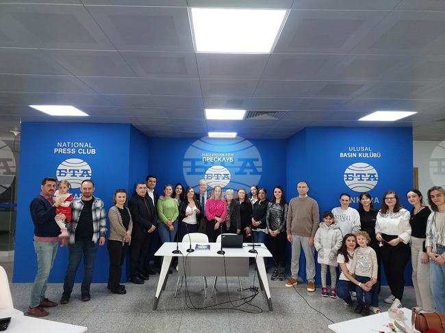 За втора година в пресклуба на БТА в Анкара бе организирана работилница за мартеници