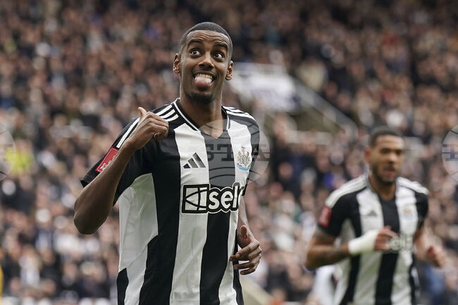 Александър Исак тренира с бившия си клуб Реал Сосиедад