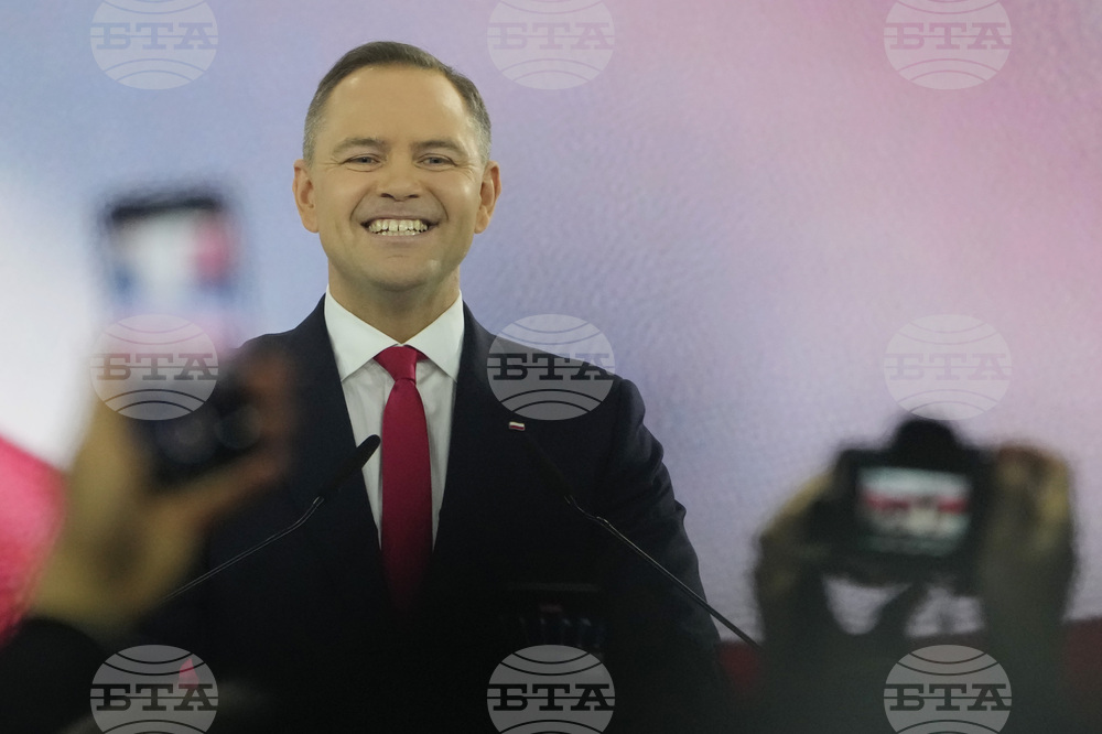 ПАП: Според медиите в Полша крайнодесният кандидат-президент Навроцки е имал връзки с футболни хулигани