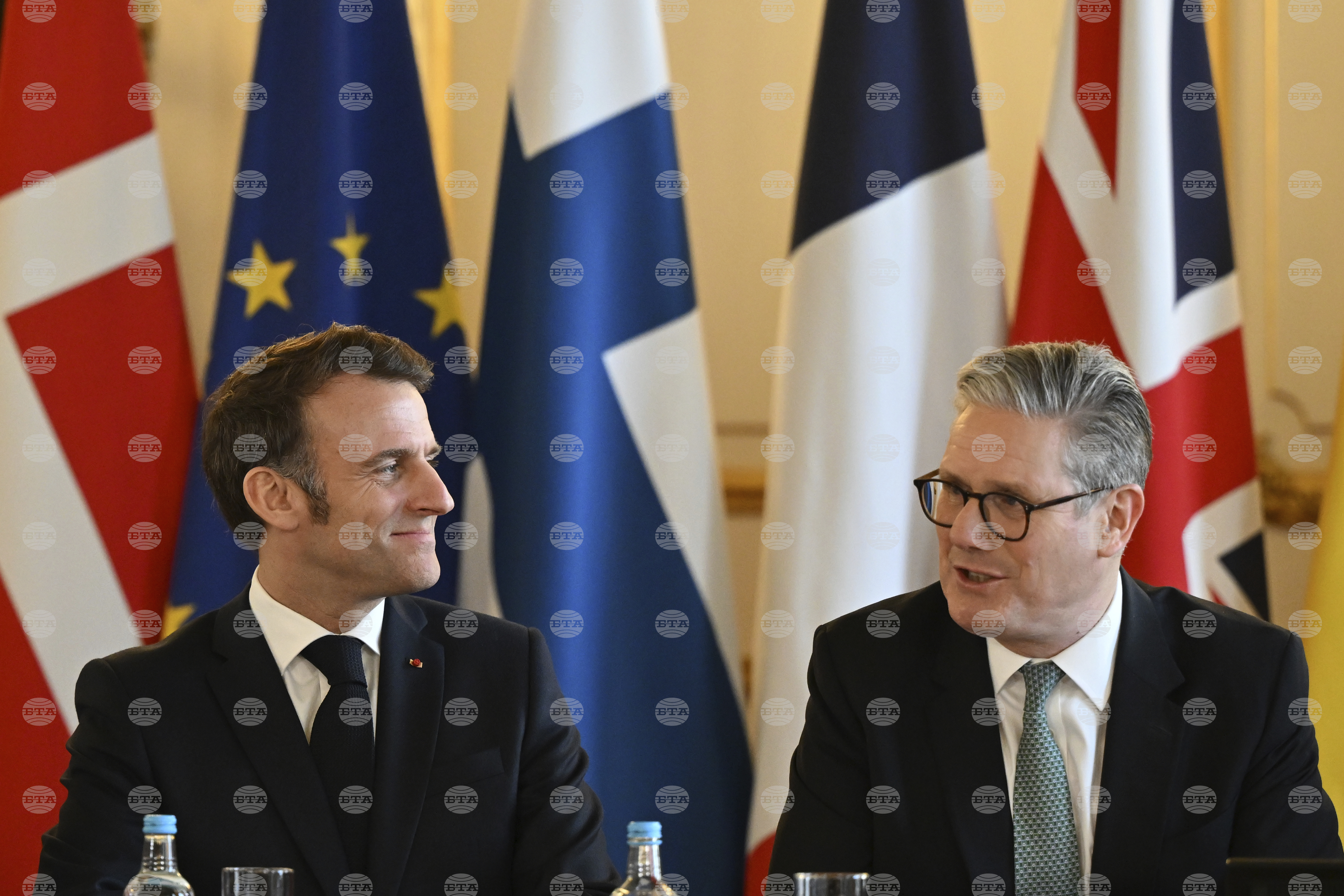 Macron și Starmer salută propunerea de încetare a focului în Ucraina  