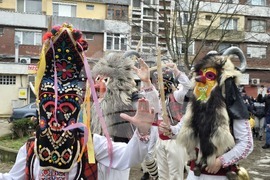 Добрич - Сирни Заговезни - кукери - народни танци