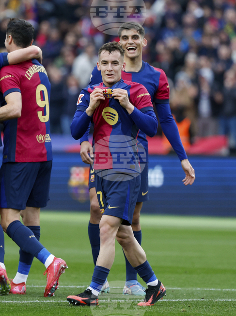 Уест Хям иска да привлече испански национал от Барселона