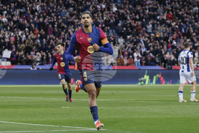 Барселона все още може да се раздели с уругвайския защитник Роналд Араухо