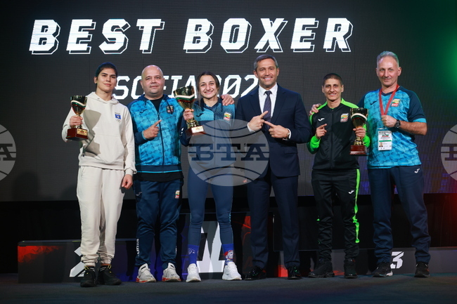 България ще бъде представена от четири боксьорки на световното първенство в Ниш, обяви националният селекционер Борислав Георгиев