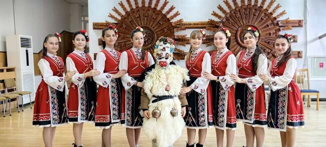 Кубрат отпразнува Сирни Заговезни с маски, музика и радост