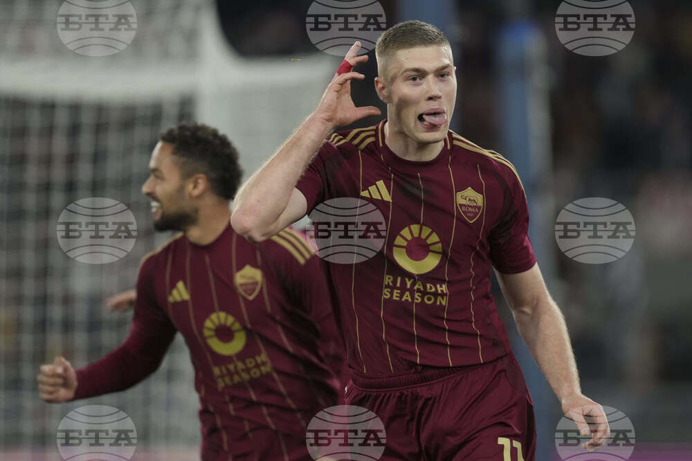Рома обърна Комо за четвърта поредна победа в Серия А