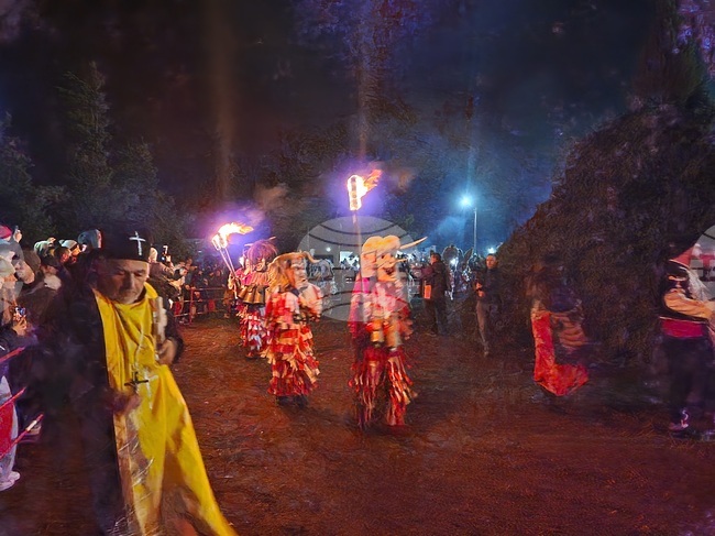 Кукери от брезнишкото село Гигинци гониха злите сили в Самоков