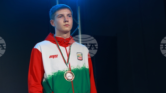 Националът Семион Болдирев се класира за четвъртфиналите на Европейското първенство по бокс за мъже до 23 години