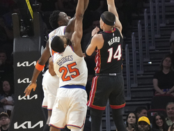 Knicks Heat Basketball