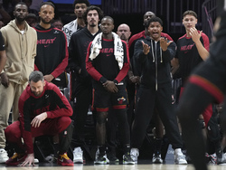 Knicks Heat Basketball