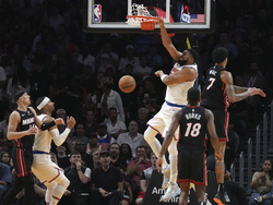 Knicks Heat Basketball