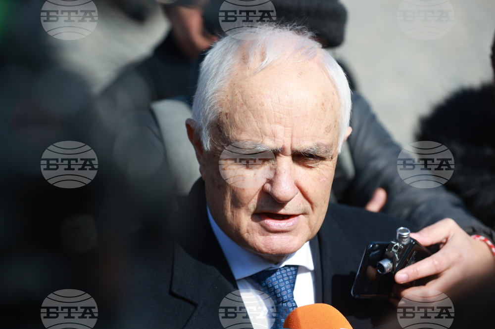 Средствата на „Терем - Хан Крум“ не са достатъчни, за да бъдат изплатени заплатите, трябва да се намеси „Терем Холдинг“, каза Атанас Запрянов