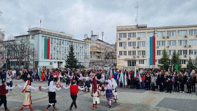 С концерт на ансамбъл „Мизия“ и празник на централния площад Търговище ще отбележи Трети март