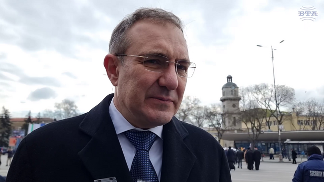 Няма да има намаление в броя и обема на социалните услуги, каза министър Борислав Гуцанов