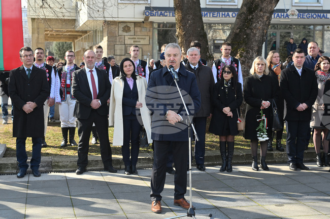 Свободата не ни е дадена даром, извоювана е с много жертви и ние сме признателни за това, заяви кметът на Монтана Златко Живков
