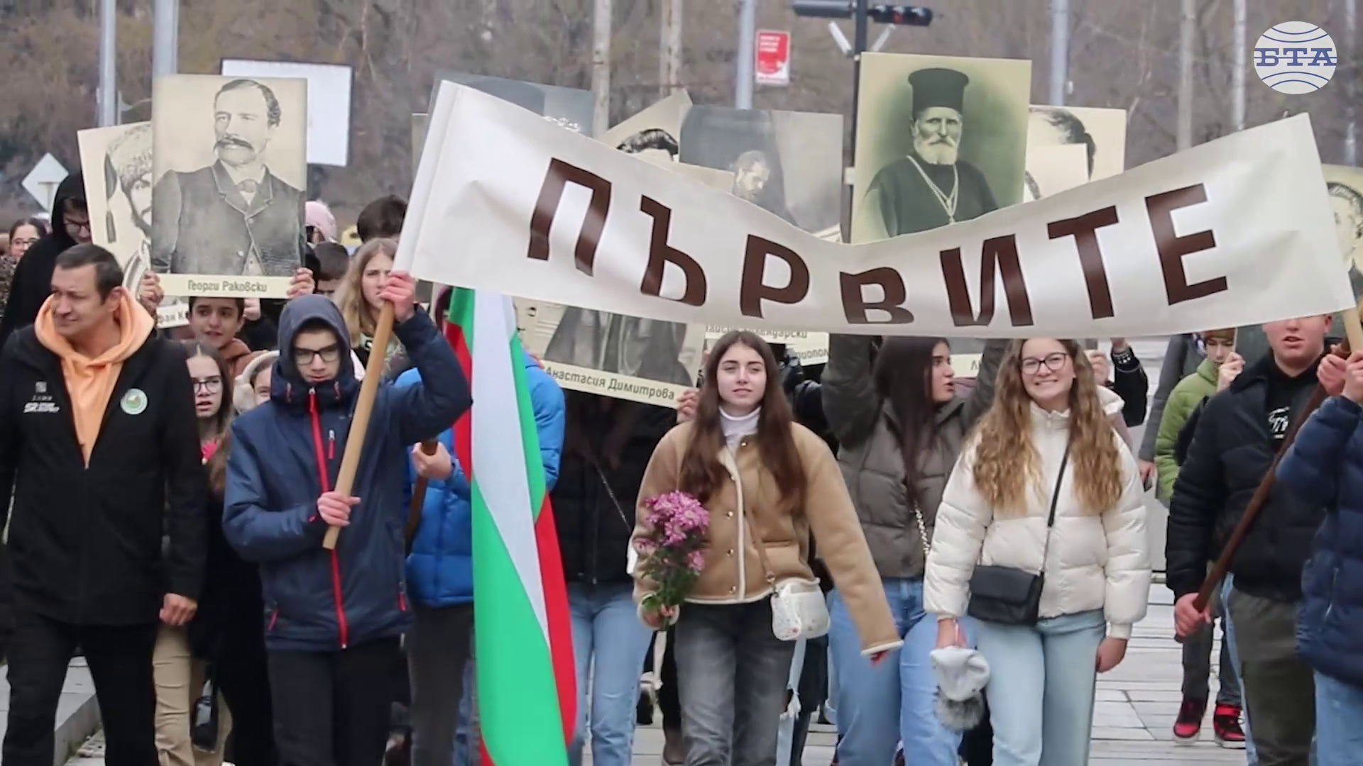 Добрич отбеляза Националния празник с панихида и военен ритуал