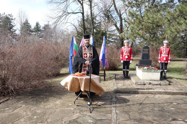 Тържествените чествания за Трети март в Попово започнаха с церемония по издигане на националния флаг на България 