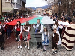 Панагюрище - Трети март - 110-метрово национално знаме