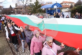 Панагюрище - Трети март - 110-метрово национално знаме