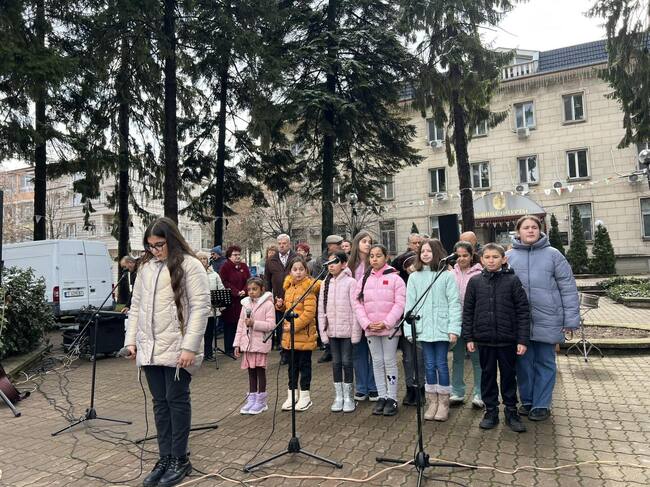 С музикално-поетична програма в Омуртаг беше честван Трети март 
