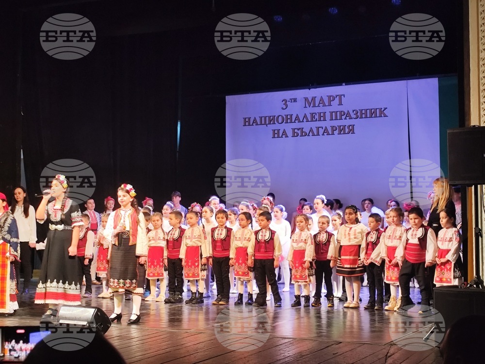 Млади таланти от две читалища в Разград се обединиха за съвместен концерт по повод Трети март
