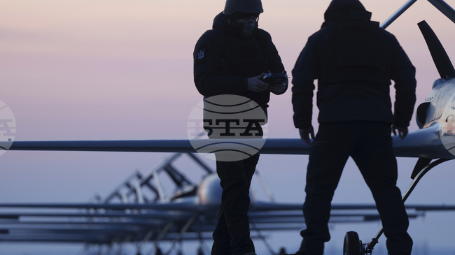 Украйна обяви, че е поразила две руски петролни рафинерии и газопреработвателно съоръжение