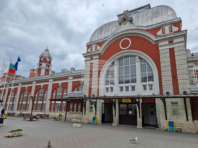 Отбелязаха 100-годишнината на железопътната гара във Варна 
