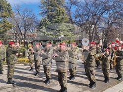 Стара Загора - издигане на националния трибагреник