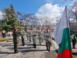 Стара Загора - издигане на националния трибагреник