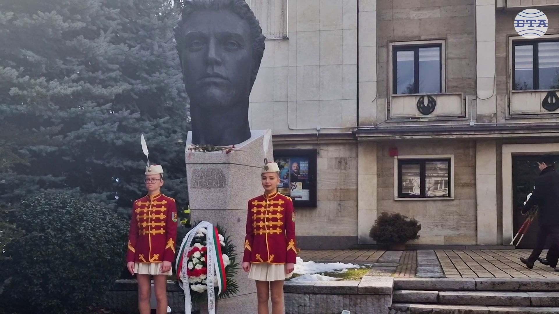 С молебен, тържествена церемония и концерт в Троян отбелязаха националния празник Трети март