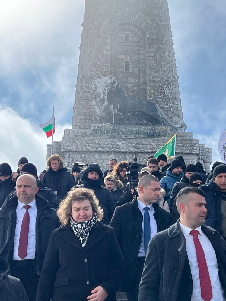 Председателят на парламента Наталия Киселова: За да заеме нашата България достойно място в съвременния свят, трябва да помним миналото и да отстояваме последователно националните си интереси