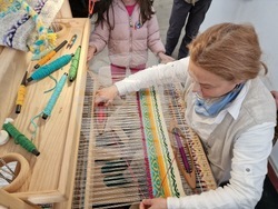 Самоков - Художествена галерия - тъкане на стан