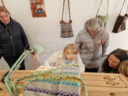 Самоков - Художествена галерия - тъкане на стан