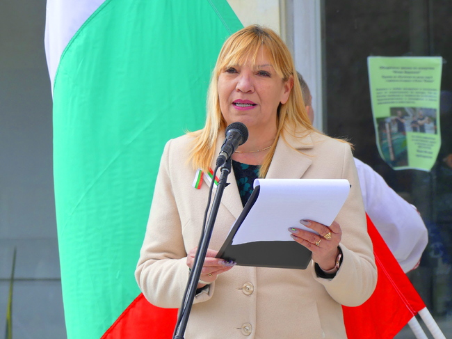 С тържествен ритуал в Нова Загора беше честван Трети март