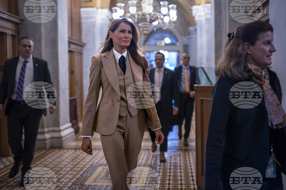 Мелания Тръмп поде война срещу дийпфейк порното