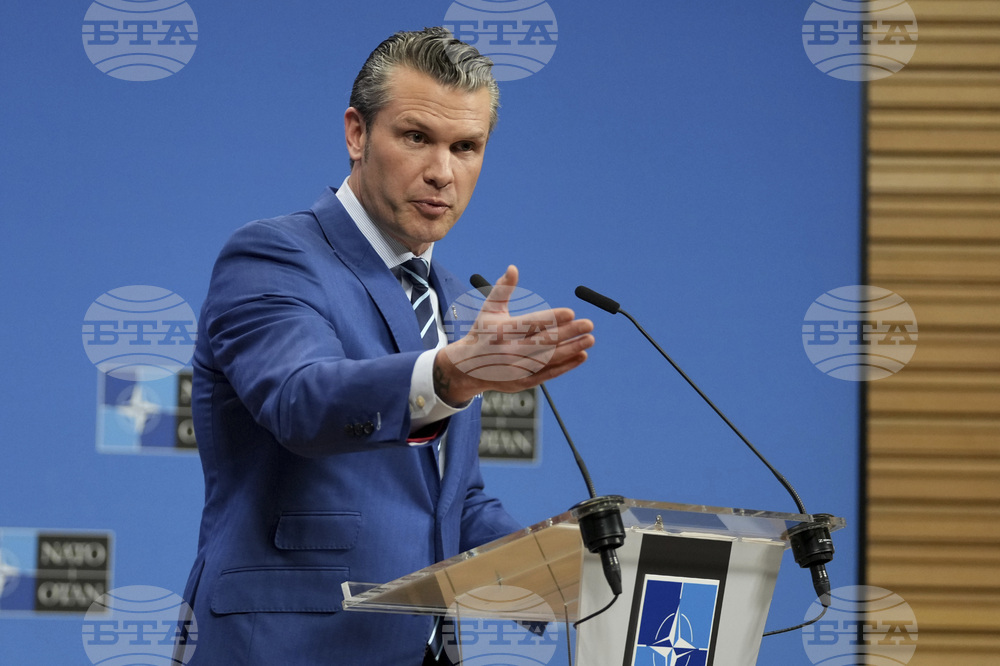 АФП: НАТО се готви да харчи повече за отбрана под наблюдението на Вашингтон