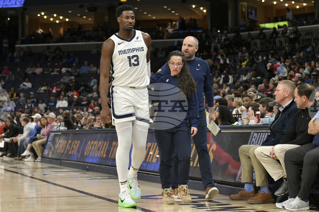 Центърът на Мемфис Гризлис Джарън Джаксън-младши няма да играе поне три седмици заради контузия в глезена