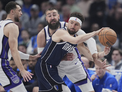 Kings Mavericks Basketball