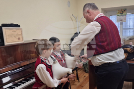 Разград - гайдарска група - читалище