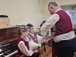 Разград - гайдарска група - читалище