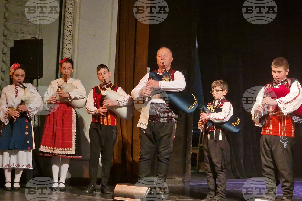 Разград - гайдарска група - читалище