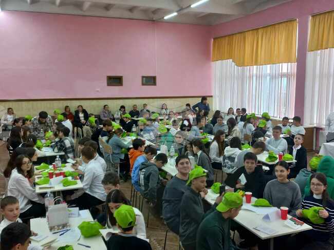 Ученици от Тараклийския район премериха сили в интелектуална игра за Трети март