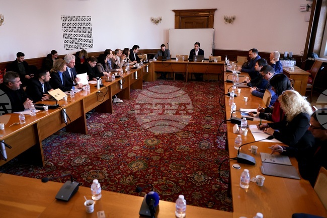 Проект на нов закон за управление на информационните технологии беше обсъден в Народното събрание с представители на организации от бранша