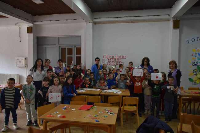 Ученици в Босилеград празнуваха Баба Марта