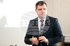 Народно събрание - кандидат от ПП-ДБ за председател и за член на КЗК - представяне