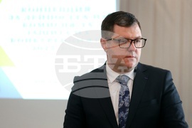 Народно събрание - кандидат от ПП-ДБ за председател и за член на КЗК - представяне