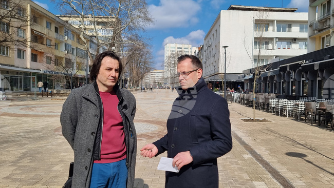 Въпреки ниските температури в Добрич от последните седмици, няма напукани павета от новата настилка на центъра на града, каза кметът 