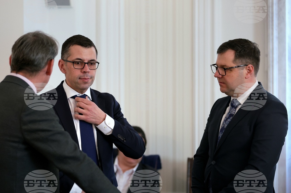 Народно събрание - представяне на кандидатите от ПП-ДБ за председател и за член на КЗК