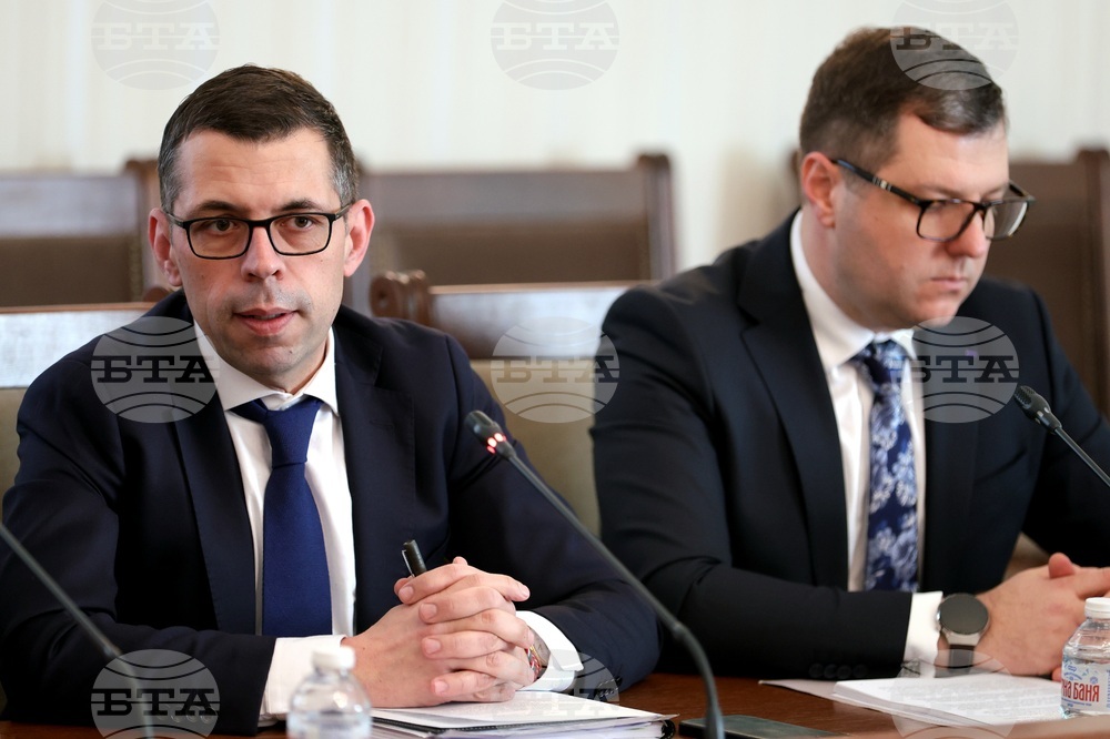 Народно събрание - представяне на кандидатите от ПП-ДБ за председател и за член на КЗК