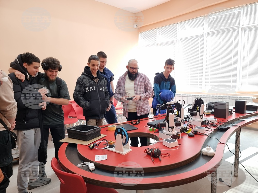 Професионалната техническа гимназия „Иван Райнов“ в Ямбол отбеляза Световния ден на инженера